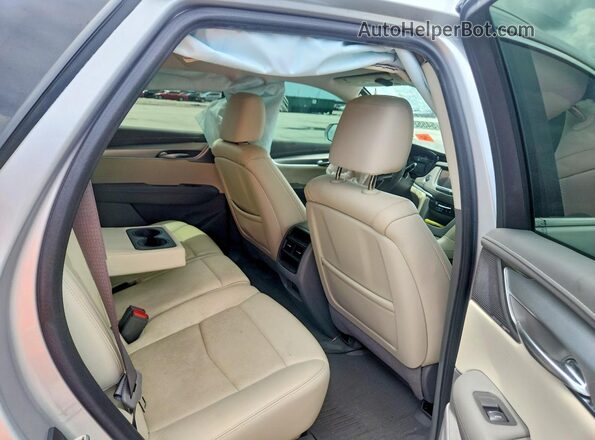 1GYKNCRS7LZ218219 2020 CADILLAC XT5 Серебряный Вид задних сидений
