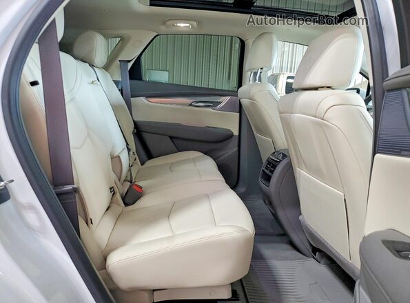 1GYKNDRS2RZ701924 2024 CADILLAC XT5 Белый Вид задней части салона