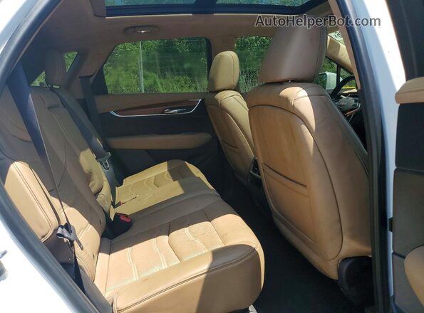 1GYKNFRS5HZ123473 2017 CADILLAC XT5 White Rear interior view