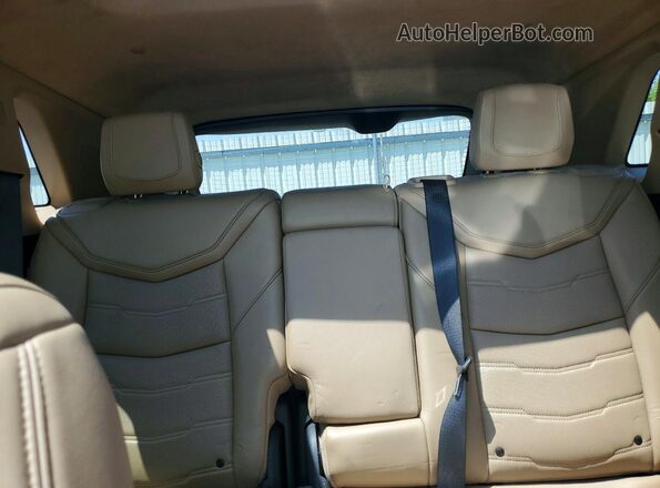 1GYKNFRS5HZ123473 2017 CADILLAC XT5 White Rear seats view