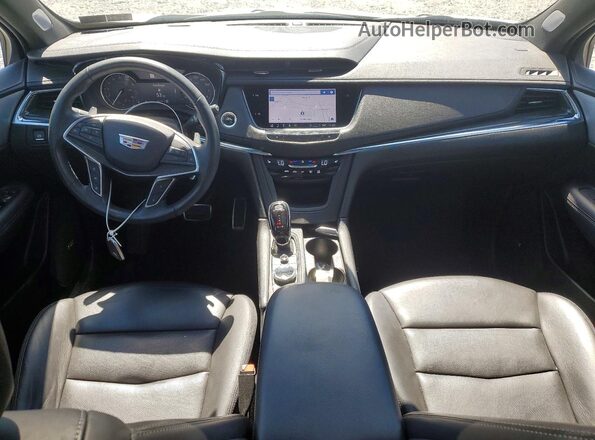 1GYKNGRS8NZ148885 2022 CADILLAC XT5 Белый Вид панели приборов