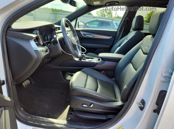 1GYKPAR45PZ225952 2023 CADILLAC XT6 White Вид салону спереду