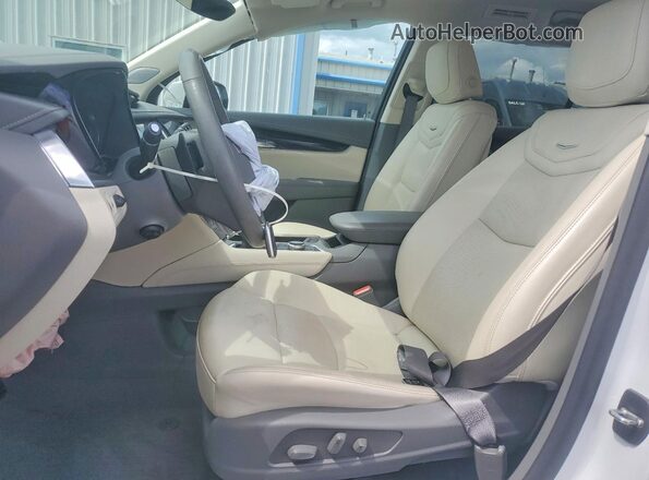 1GYKPCRS1MZ197024 2021 CADILLAC XT6 White Widok wnętrza z przodu