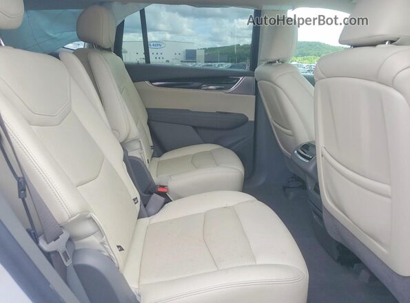 1GYKPCRS1MZ197024 2021 CADILLAC XT6 White Widok wnętrza z tyłu