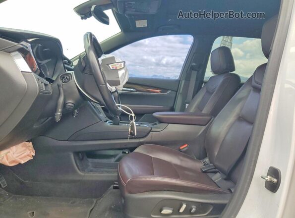 1GYKPCRS3PZ152459 2023 CADILLAC XT6 White Вид салону спереду
