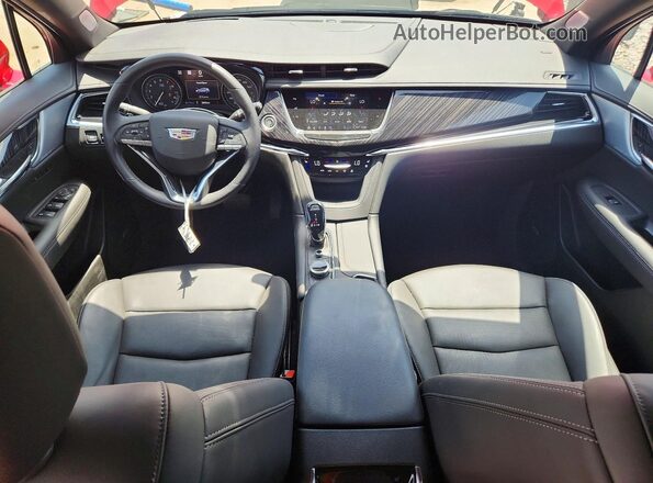 1GYKPDRS6RZ756242 2024 CADILLAC XT6 Red Vista del salpicadero
