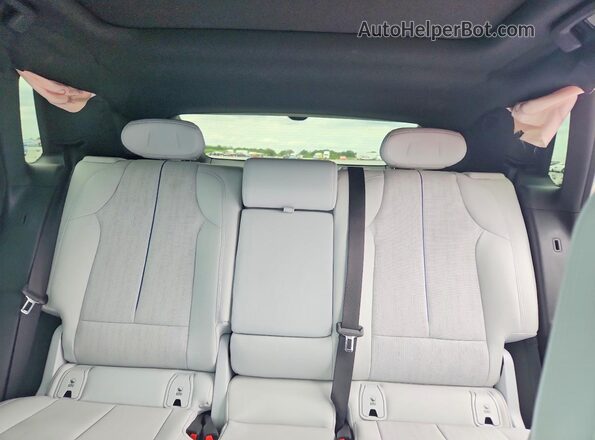 1GYKPPRK8RZ104644 2024 CADILLAC OTHER Turquoise Вид задніх сидінь