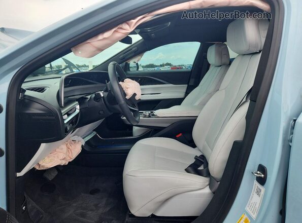 1GYKPPRK8RZ104644 2024 CADILLAC OTHER Turquoise Вид салону спереду