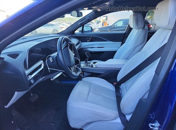 1GYKPPRL4RZ111213 2024 CADILLAC OTHER Blue Vista interior delantera