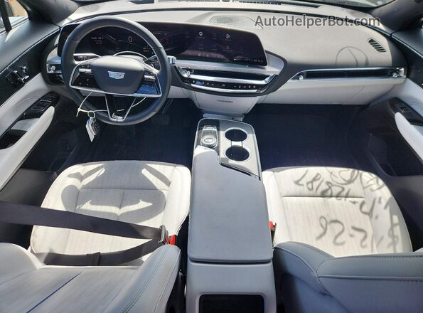 1GYKPPRL4RZ128187 2024 CADILLAC OTHER Silver Widok deski rozdzielczej