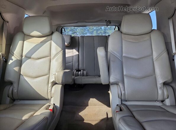 1GYS3BKJ4HR355224 2017 CADILLAC ESCALADE White Vista de los asientos traseros
