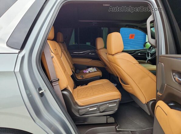 1GYS3BKL0PR235341 2023 CADILLAC ESCALADE Silver Widok wnętrza z tyłu