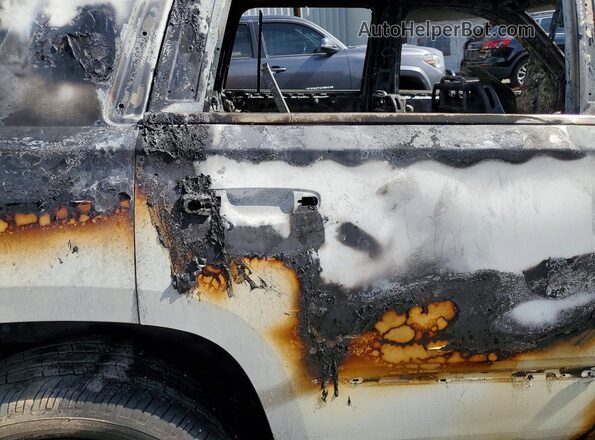 1GYS4BKJ4HR282949 2017 CADILLAC ESCALADE Burn Вид задніх сидінь