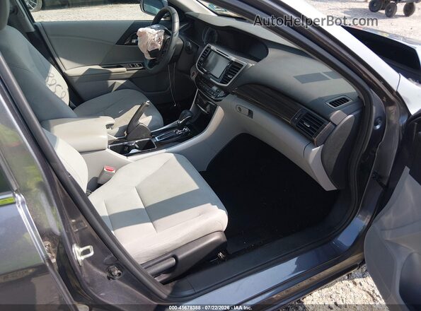 1HGCR2F06HA002476 2017 HONDA ACCORD Серый Вид салона спереди