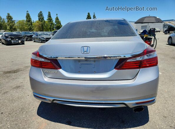 1HGCR2F06HA046820 2017 HONDA ACCORD Silver Widok z tyłu