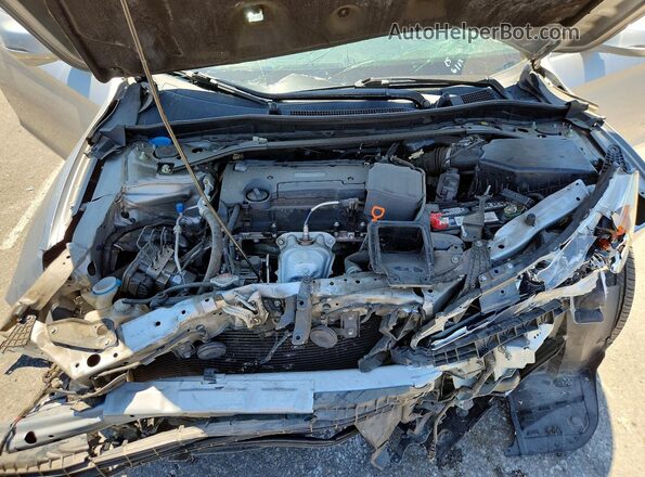 1HGCR2F06HA046820 2017 HONDA ACCORD Silver Widok wnętrza z tyłu