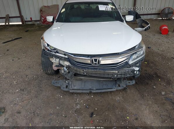 1HGCR2F11HA294501 2017 HONDA ACCORD White Widok z przodu