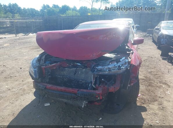 1HGCR2F12HA158524 2017 HONDA ACCORD Red Widok z przodu