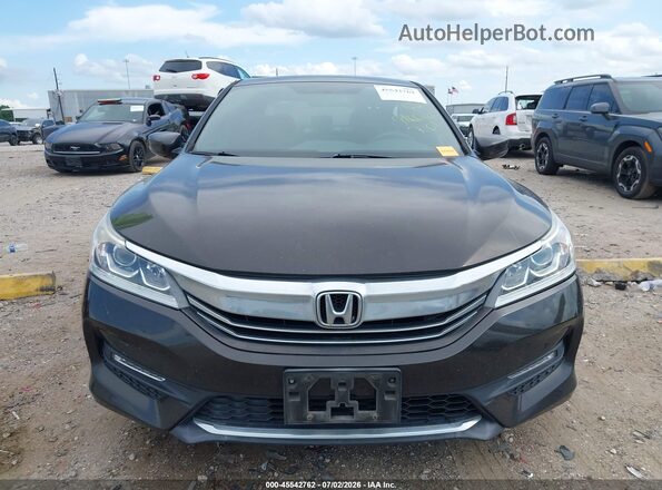 1HGCR2F16HA018069 2017 HONDA ACCORD Black Dashboard view