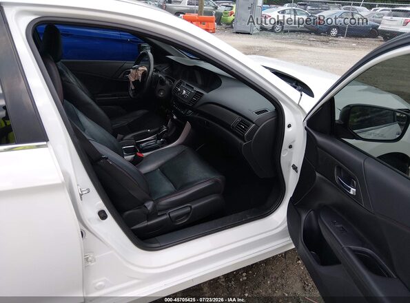 1HGCR2F16HA305539 2017 HONDA ACCORD White Front interior view