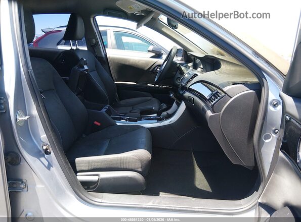 1HGCR2F31HA240357 2017 HONDA ACCORD Серебряный Вид салона спереди