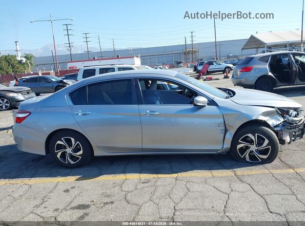 1HGCR2F32HA094096 2017 HONDA ACCORD Silver Սալոնի հետևի տեսք