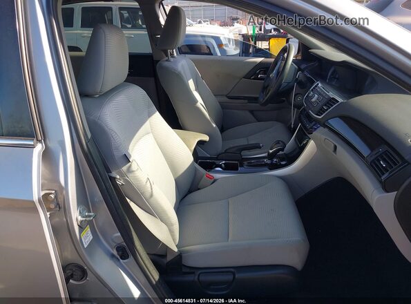 1HGCR2F32HA094096 2017 HONDA ACCORD Silver Սալոնի դիմացի տեսք