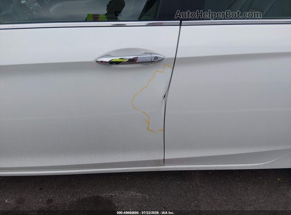 1HGCR2F32HA224409 2017 HONDA ACCORD White Widok z przodu