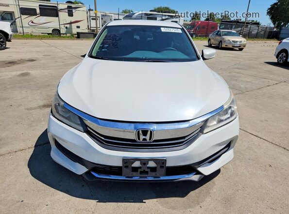 1HGCR2F37HA120918 2017 HONDA ACCORD White Widok z przodu