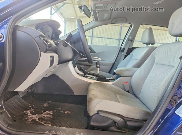 1HGCR2F38HA241215 2017 HONDA ACCORD Blue Vista interior delantera