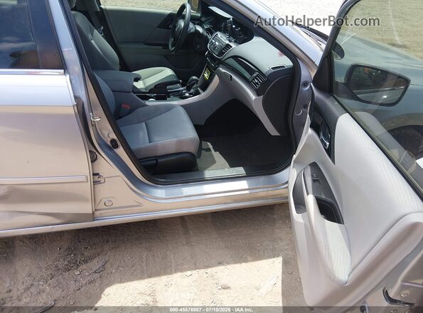 1HGCR2F38HA259651 2017 HONDA ACCORD Silver Vista interior delantera