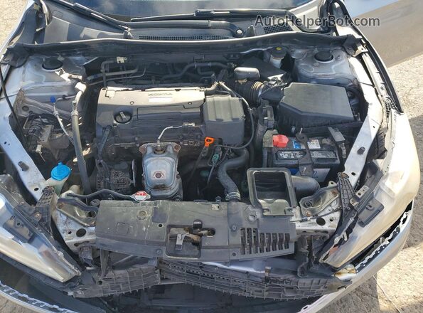 1HGCR2F39HA270562 2017 HONDA ACCORD Silver Вид задньої частини салону
