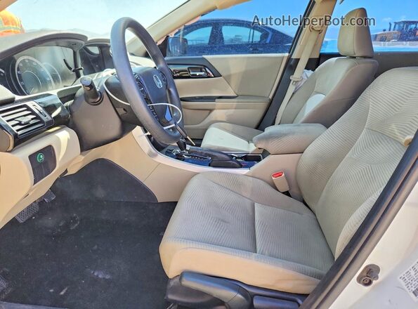 1HGCR2F3XHA168400 2017 HONDA ACCORD White Вид салону спереду