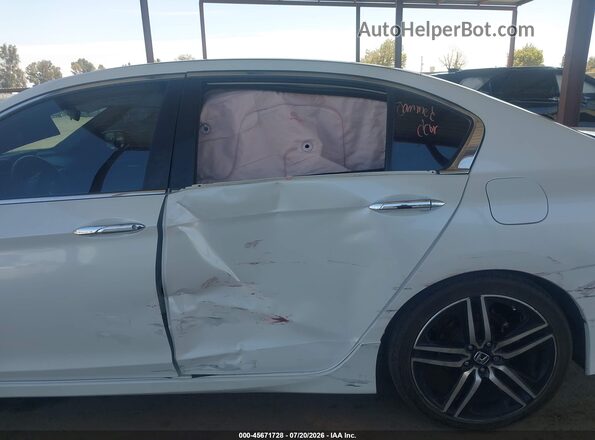 1HGCR2F50HA070087 2017 HONDA ACCORD Белый Вид спереди