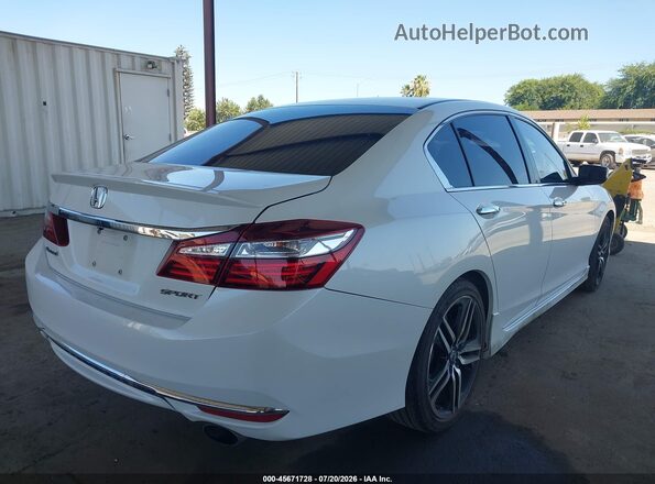 1HGCR2F50HA070087 2017 HONDA ACCORD Белый Задняя правая четверть