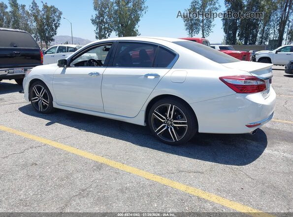 1HGCR2F51HA024686 2017 HONDA ACCORD White Trasero izquierdo