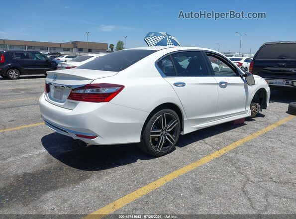 1HGCR2F51HA024686 2017 HONDA ACCORD White Trasero derecho
