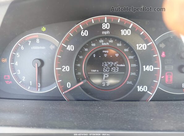 1HGCR2F51HA024686 2017 HONDA ACCORD White Vista de los asientos traseros