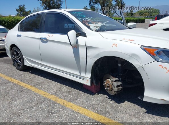 1HGCR2F51HA024686 2017 HONDA ACCORD White Vista frontal