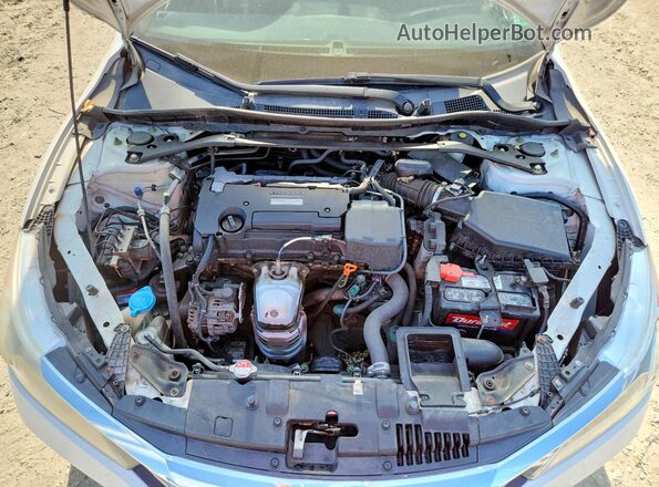 1HGCR2F51HA272243 2017 HONDA ACCORD White Widok wnętrza z tyłu