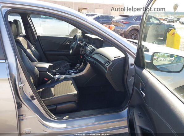 1HGCR2F52GA158959 2016 HONDA ACCORD Silver Вид салону спереду