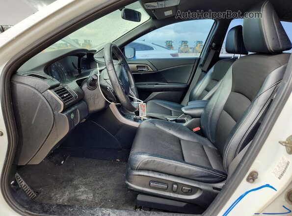 1HGCR2F53GA239761 2016 HONDA ACCORD White Front interior view