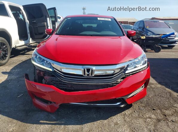 1HGCR2F53HA010207 2017 HONDA ACCORD Red Widok z przodu
