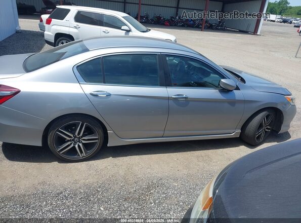 1HGCR2F54HA096174 2017 HONDA ACCORD Silver Widok wnętrza z tyłu