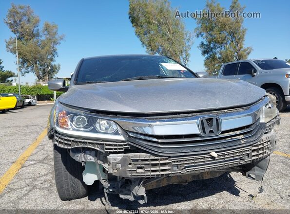 1HGCR2F55HA196378 2017 HONDA ACCORD Silver Вид спереду