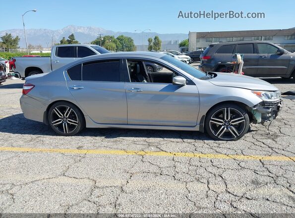 1HGCR2F55HA196378 2017 HONDA ACCORD Silver Вид задньої частини салону