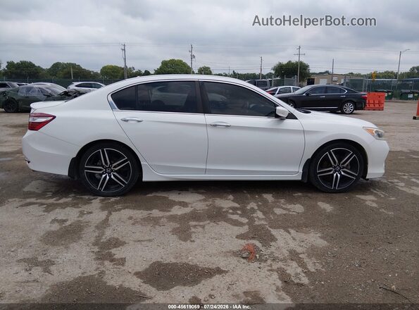 1HGCR2F55HA289126 2017 HONDA ACCORD White Widok wnętrza z tyłu
