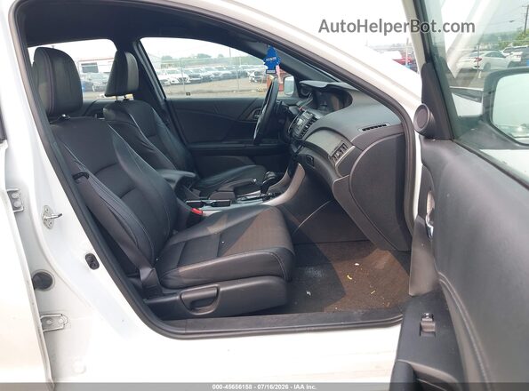 1HGCR2F55HA304921 2017 HONDA ACCORD Белый Вид салона спереди