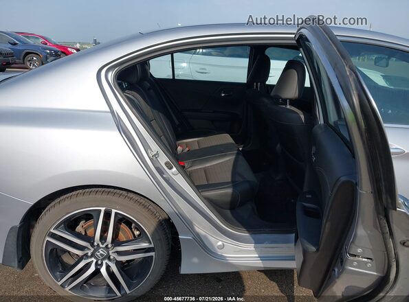 1HGCR2F56HA114092 2017 HONDA ACCORD Silver Widok naklejki z numerem VIN