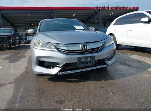 1HGCR2F56HA114092 2017 HONDA ACCORD Silver Widok z przodu